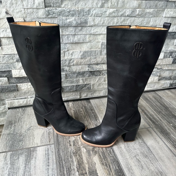 Bill Blass Anthropologie Black Monogram Leather Knee High Block Heel Boots 8.5 - Picture 8 of 12